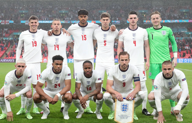 开云体育在线-巴萨绝杀多特蒙德，福登带队取胜