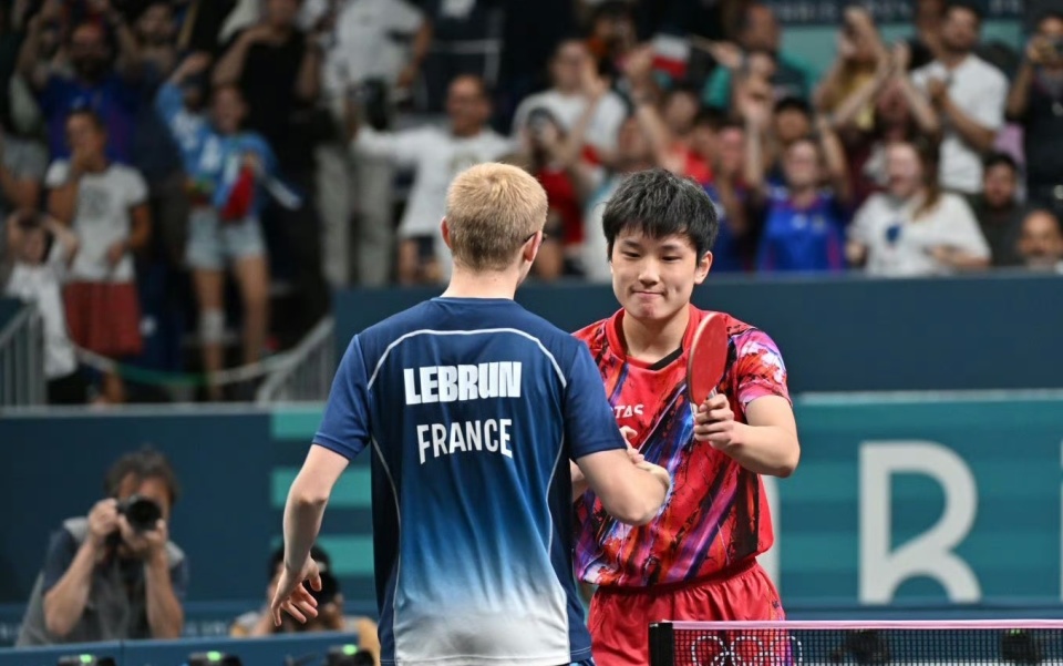 法国队险胜奥地利队，张本智和惊艳四座