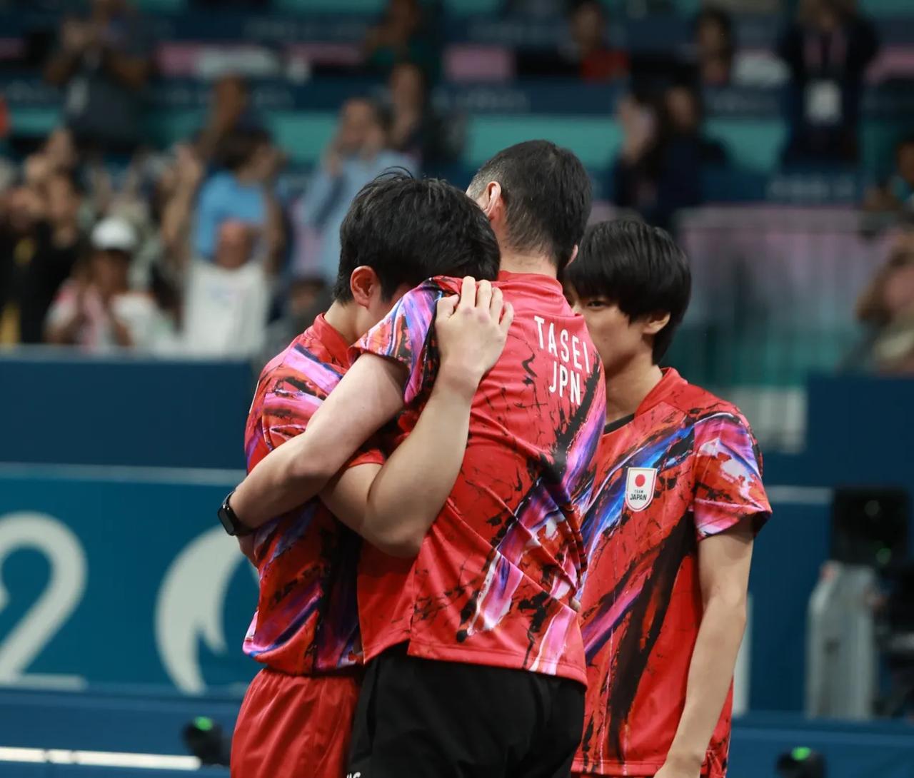 波兰队力克葡萄牙队，张本智和扛起全队