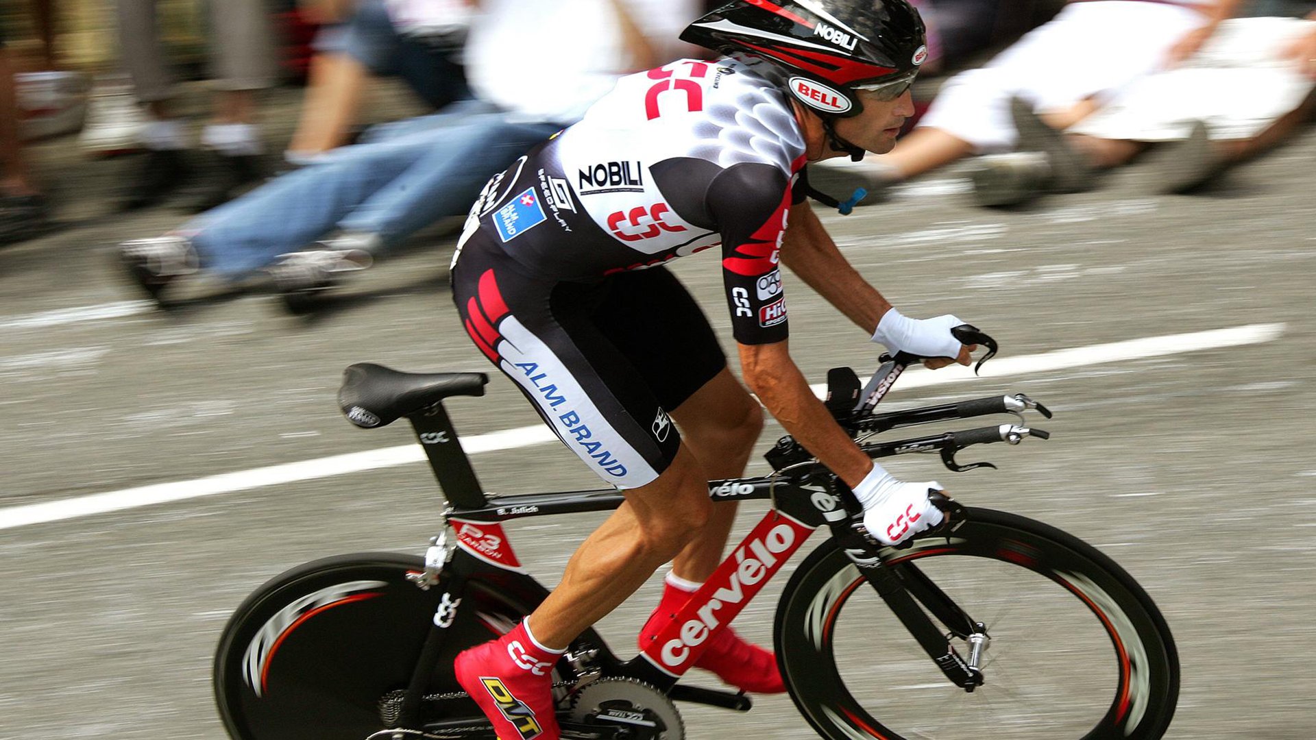 当非洲轰炸机闯入美洲沙漠,奥斯梅恩数据爆炸背后的战术革命