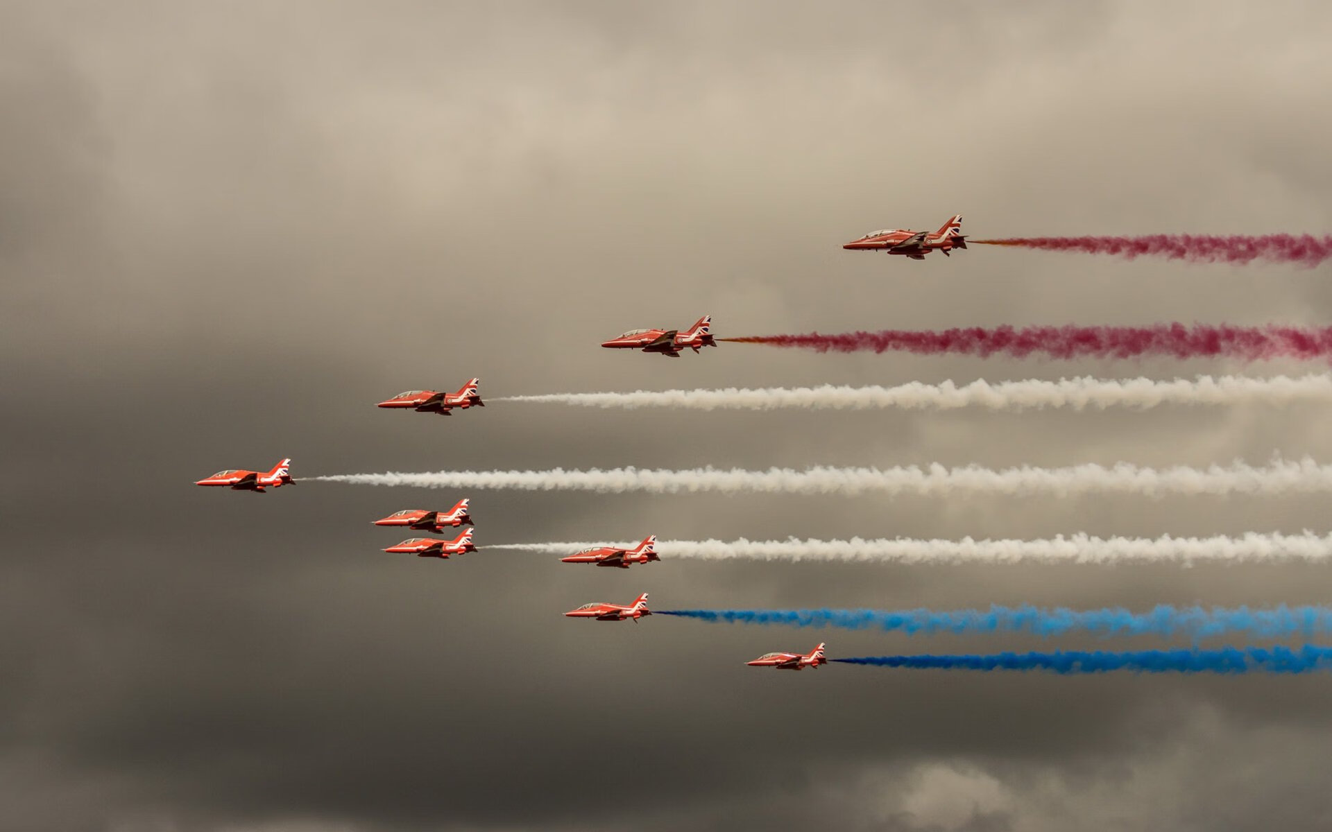 开云体育app-破釜沉舟的死亡五小！活塞生死战绝地翻盘雄鹿，浓眉暴走砍40+20